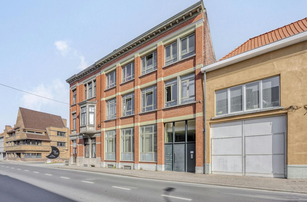 lichtrijk-appartement-met-bijgebouw-in-ronse-te-koop001.jpg