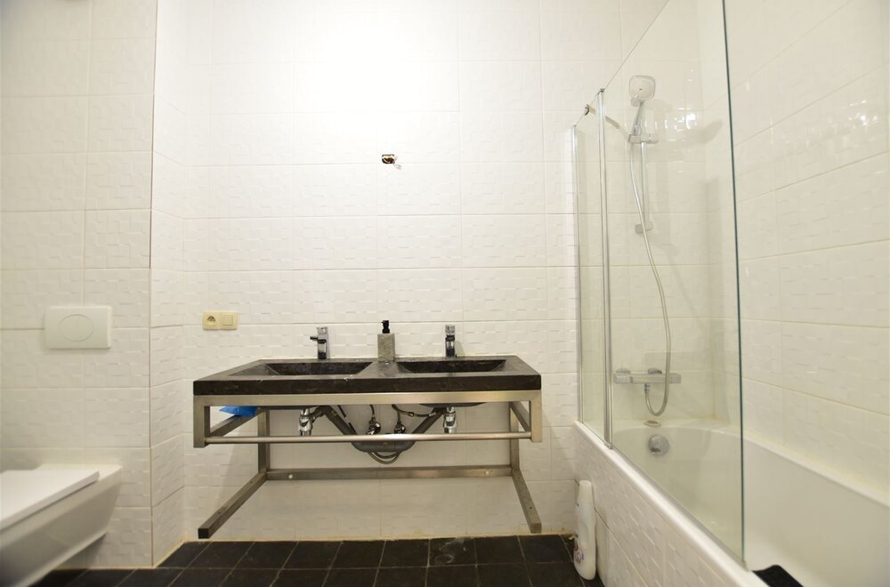 volledig-gerenoveerd-appartement-vlakbij-het-station-en-het-centrum-van-dendermond007.jpg