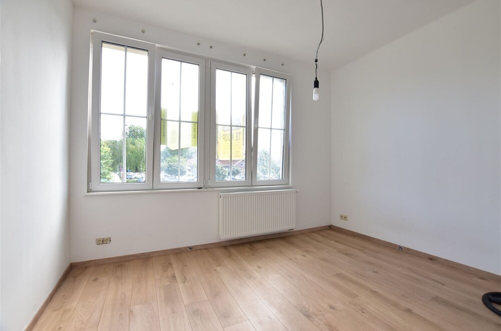volledig-gerenoveerd-appartement-vlakbij-het-station-en-het-centrum-van-dendermond008.jpg
