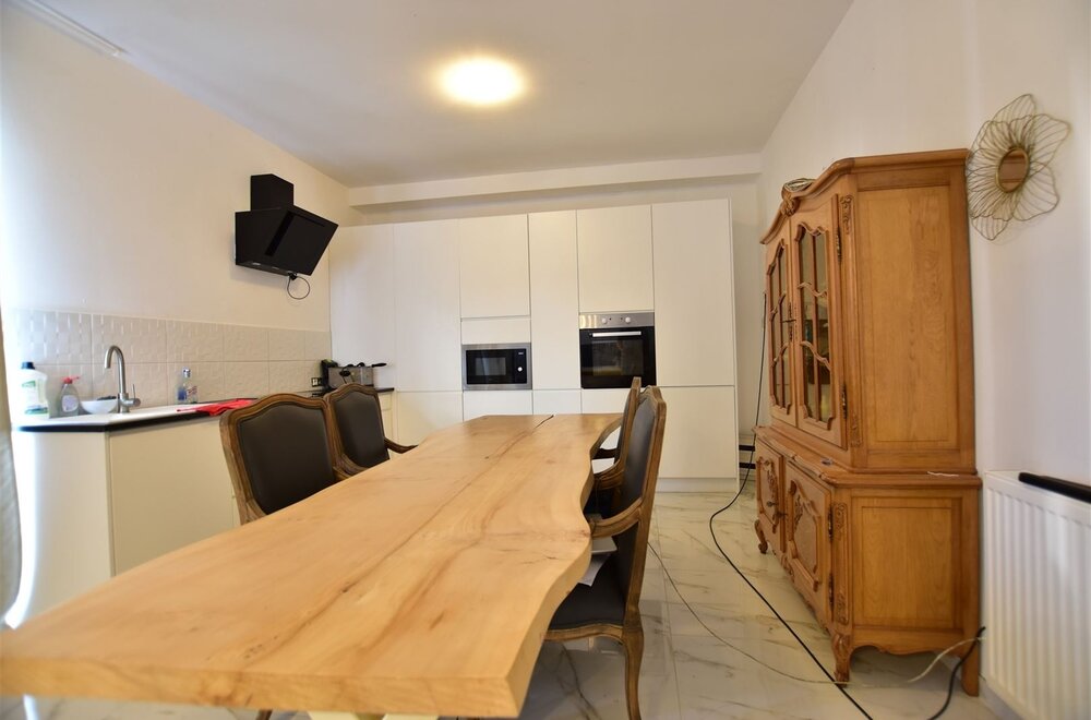 volledig-gerenoveerd-appartement-vlakbij-het-station-en-het-centrum-van-dendermond010.jpg