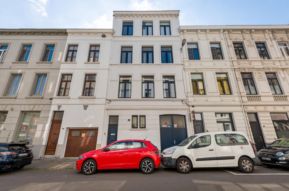 zeer-ruime-topgelegen-multifunctionele-woning-met-magazijn-atelier001.jpg