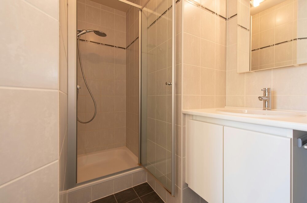 3-slaapkamer-appartement-met-frontaal-zeezicht-op-toplocatie-012.jpg