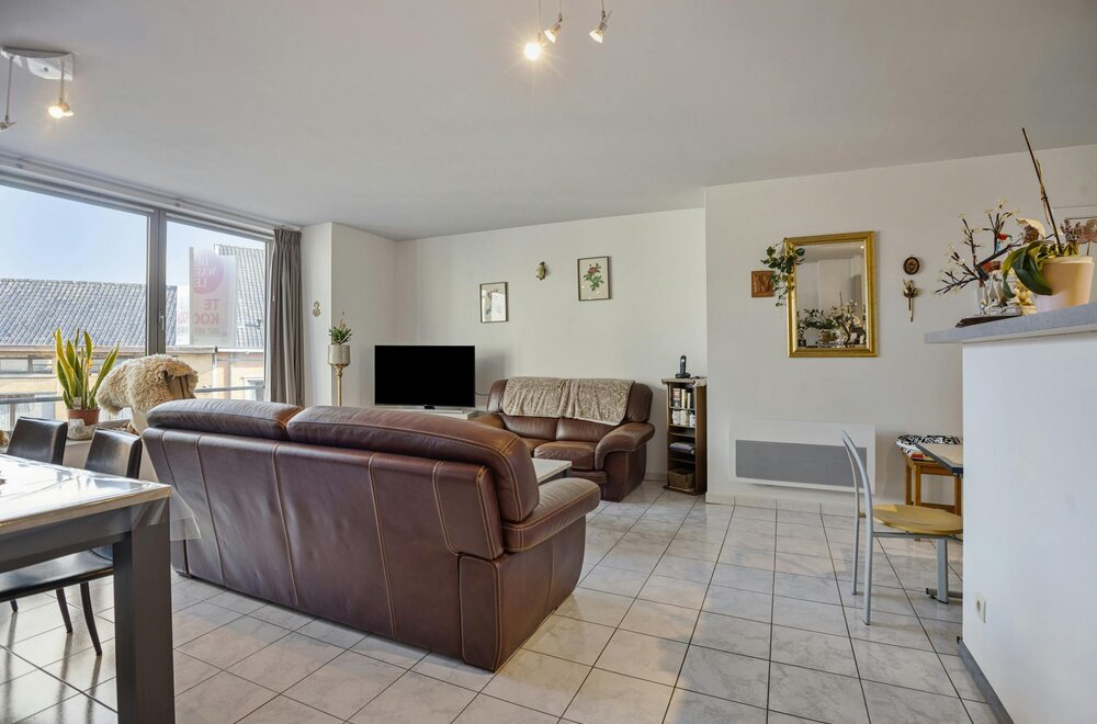 2-kamerappartement-te-koop-in-de-veurnestraat-in-poperinge003.jpg