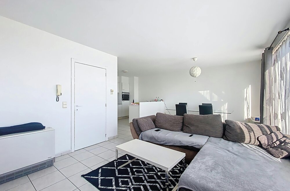appartement-met-2-slaapkamers-en-garage-te-koop-in-eeklo002.jpg