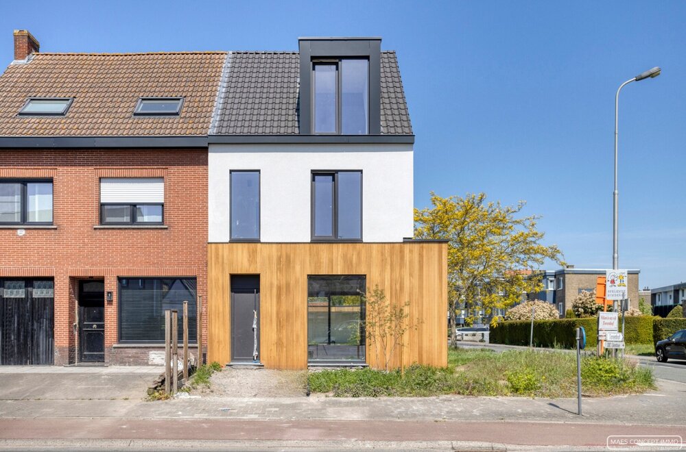 luxueus-afgewerkte-woning-in-waregem-centrum-te-koop002.jpg