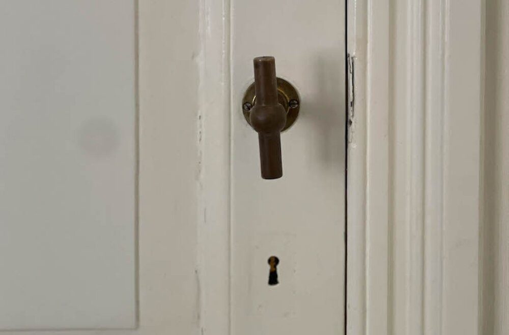 karakterpand-uit-de-late-jaren-20-met-zongerichte-tuinpatio-s-en-authentiek-achterhuis-onbetaalbaar-uitzicht-op-een-historische-kloostertuin013.jpg