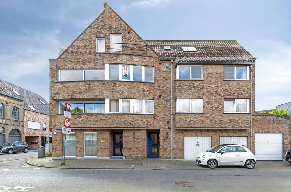 zeer-centraal-gelegen-appartement-met-3-slaapkamers-te-koop002.jpg