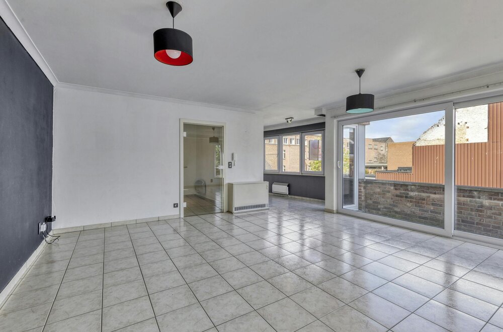 zeer-centraal-gelegen-appartement-met-3-slaapkamers-te-koop005.jpg