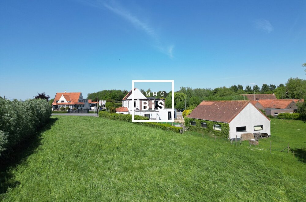 zeer-commercieel-gelegen-bouwperceel-van-2-478-m-aan-de-grens-met-sluis-003.jpg