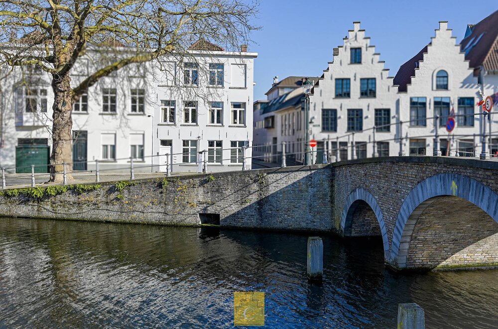 ruim-dakappartement-in-herenhuis-aan-de-potterierei003.jpg