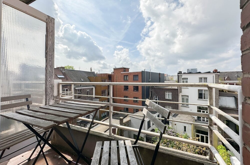 te-koop-landelijk-gerenoveerd-2-slaapkamer-appartement-met-kelder-in-centrum-gent003.jpg