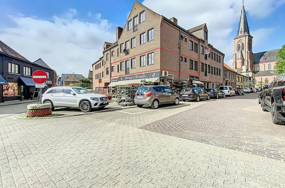 te-renoveren-3-slaapkamerappartement-met-garage-in-knesselare001.jpg
