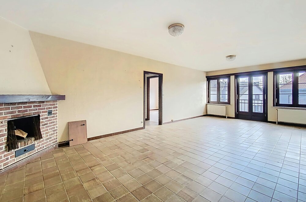 te-renoveren-3-slaapkamerappartement-met-garage-in-knesselare006.jpg