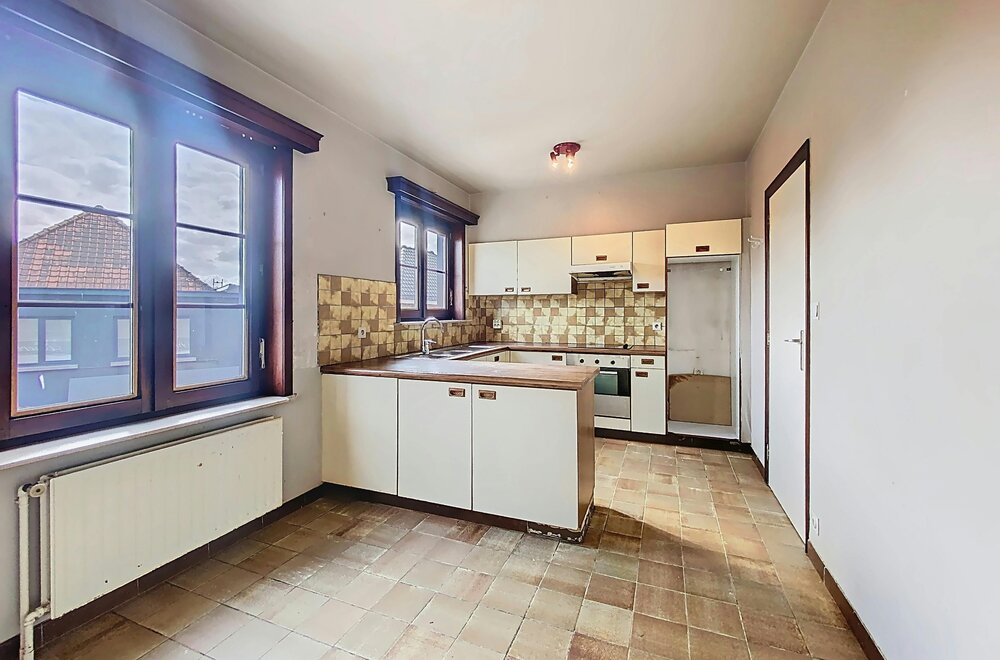 te-renoveren-3-slaapkamerappartement-met-garage-in-knesselare007.jpg