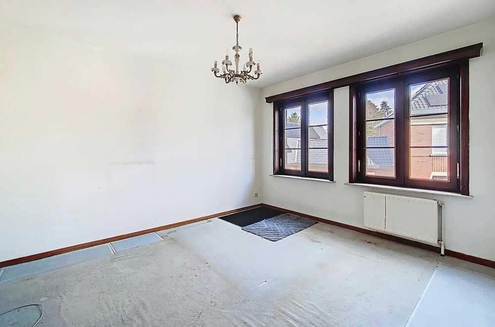 te-renoveren-3-slaapkamerappartement-met-garage-in-knesselare014.jpg