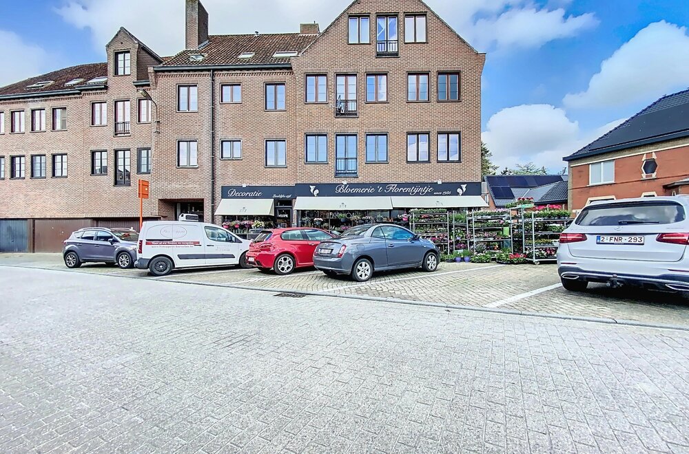 te-renoveren-3-slaapkamerappartement-met-garage-in-knesselare018.jpg