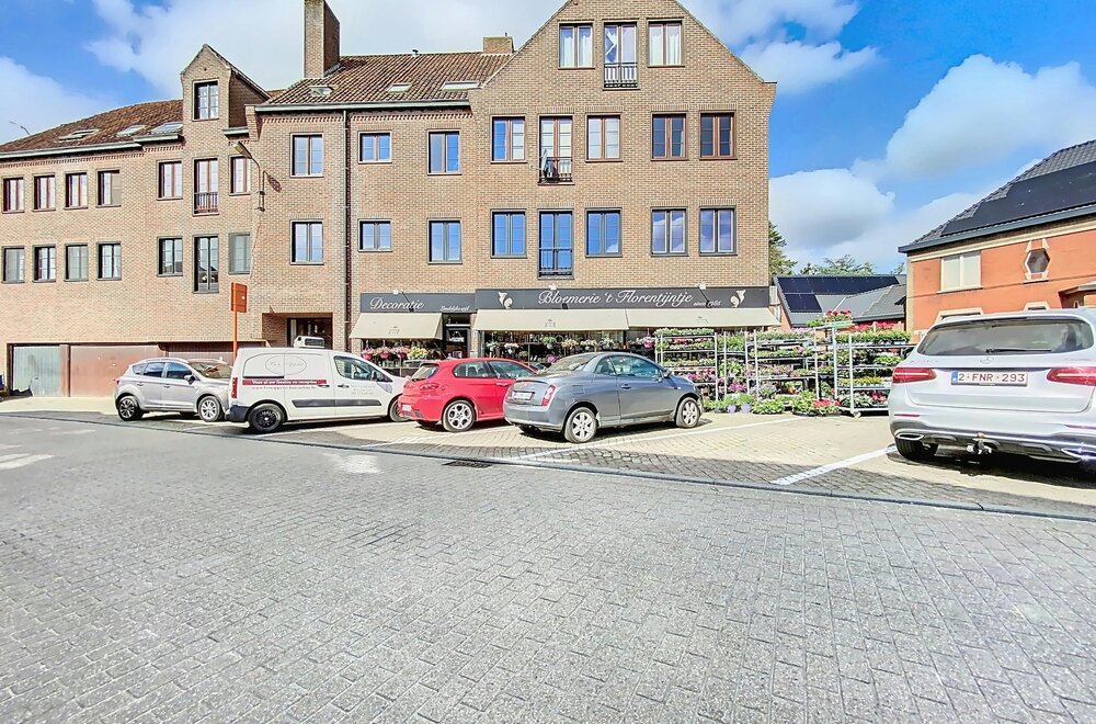 te-renoveren-3-slaapkamerappartement-met-garage-in-knesselare019.jpg