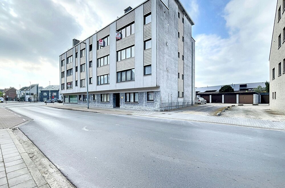 appartement-met-2-slaapkamers-in-hartje-eeklo001.jpg