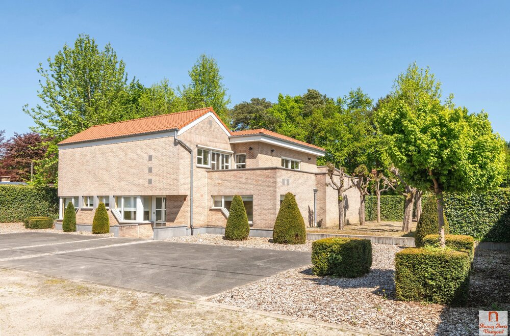 uitzonderlijke-woning-met-kantoorruimte-op-toplocatie001.jpg