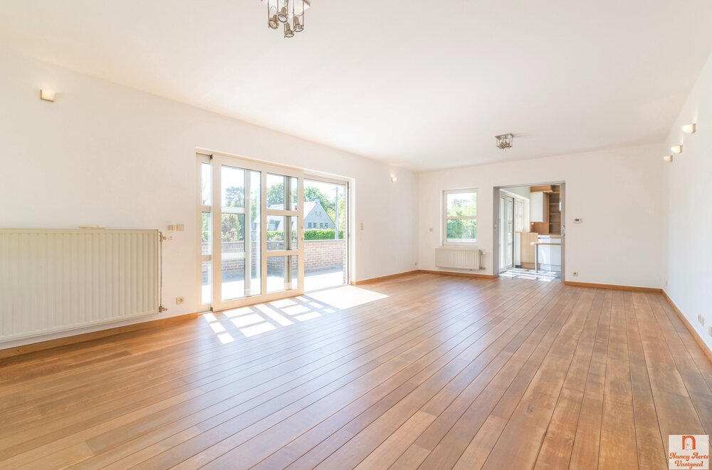 uitzonderlijke-woning-met-kantoorruimte-op-toplocatie005.jpg