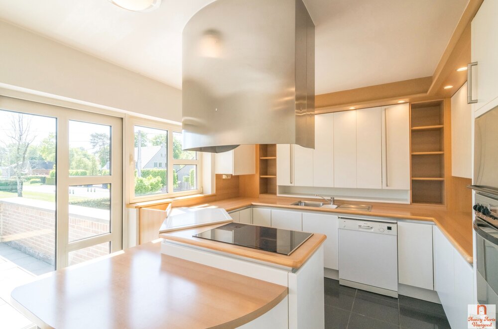 uitzonderlijke-woning-met-kantoorruimte-op-toplocatie010.jpg