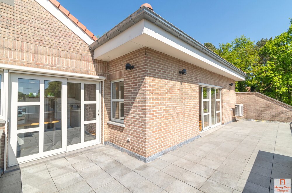 uitzonderlijke-woning-met-kantoorruimte-op-toplocatie013.jpg