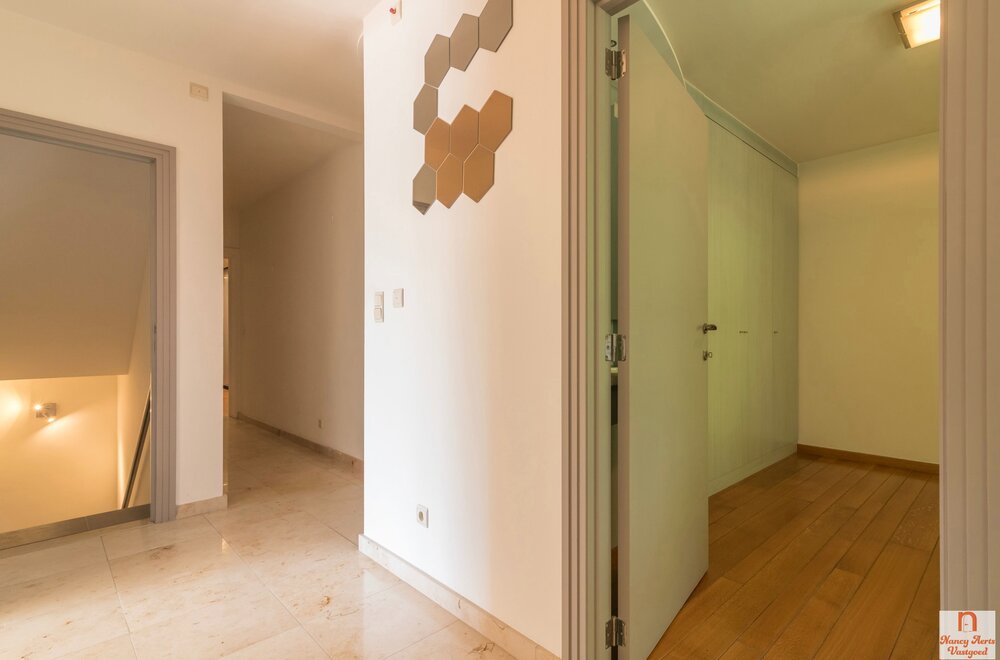 uitzonderlijke-woning-met-kantoorruimte-op-toplocatie042.jpg
