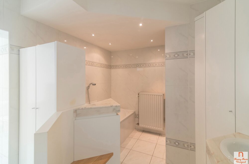 uitzonderlijke-woning-met-kantoorruimte-op-toplocatie049.jpg