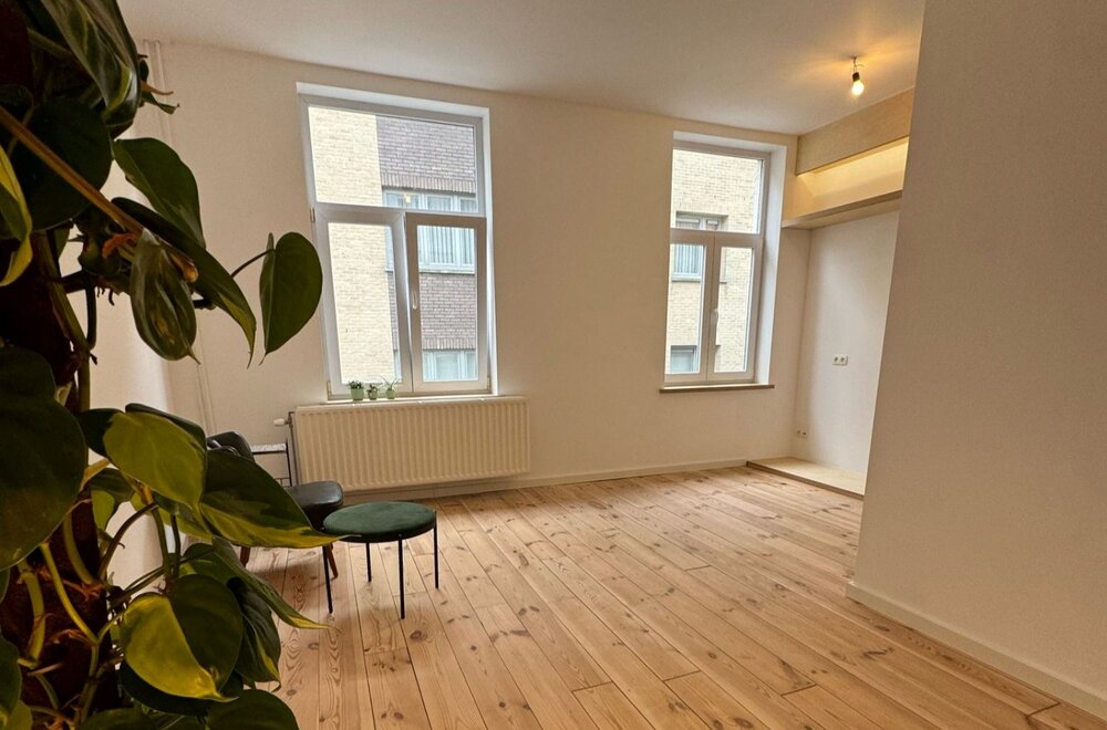 volledig-gerenoveerde-comfortabele-woning-aan-het-paulusplein-008.jpg