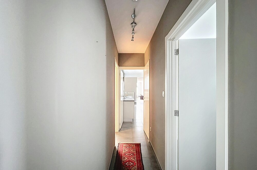 instapklaar-ruim-appartement-te-koop-aan-de-markt-in-eeklo-019.jpg
