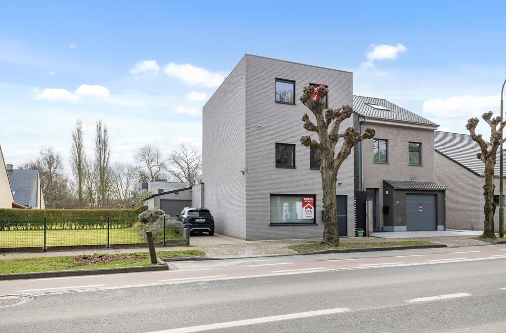 ruime-volledig-gerenoveerde-woning-te-koop-in-de-panne-001.jpg