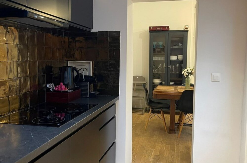 leuke-gerenoveerde-stadswoning-in-het-hart-van-brugge-met-vergunde-gastenkamer010.jpg