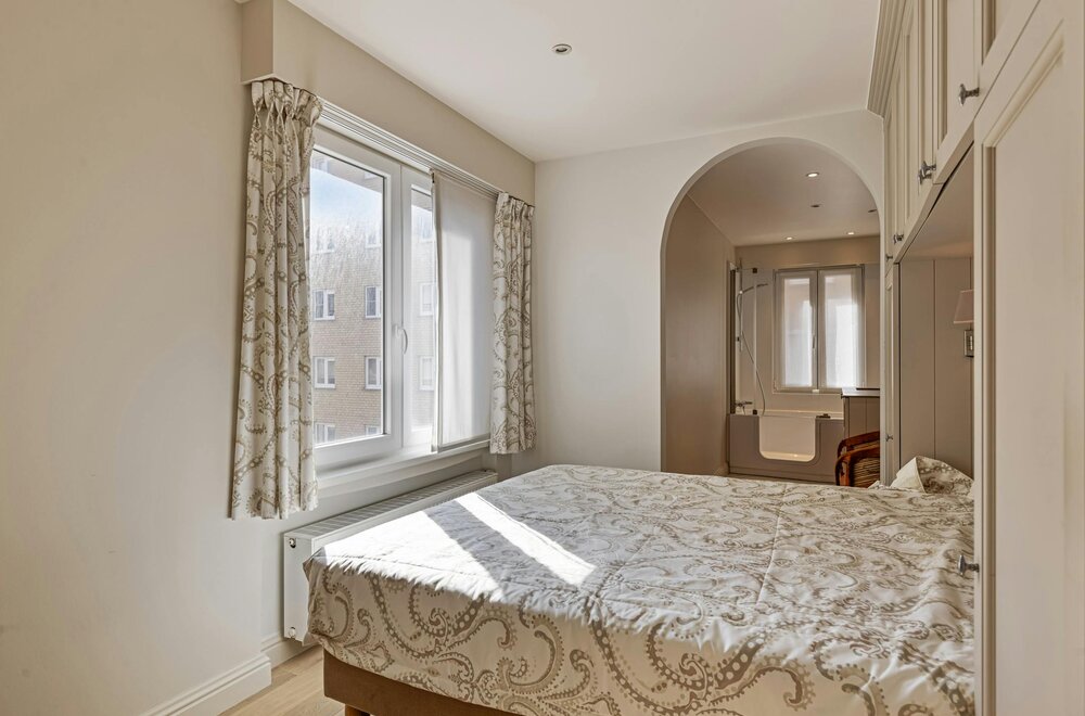 appartement-met-frontaal-zeezicht-te-koop-in-blankenberge005.jpg