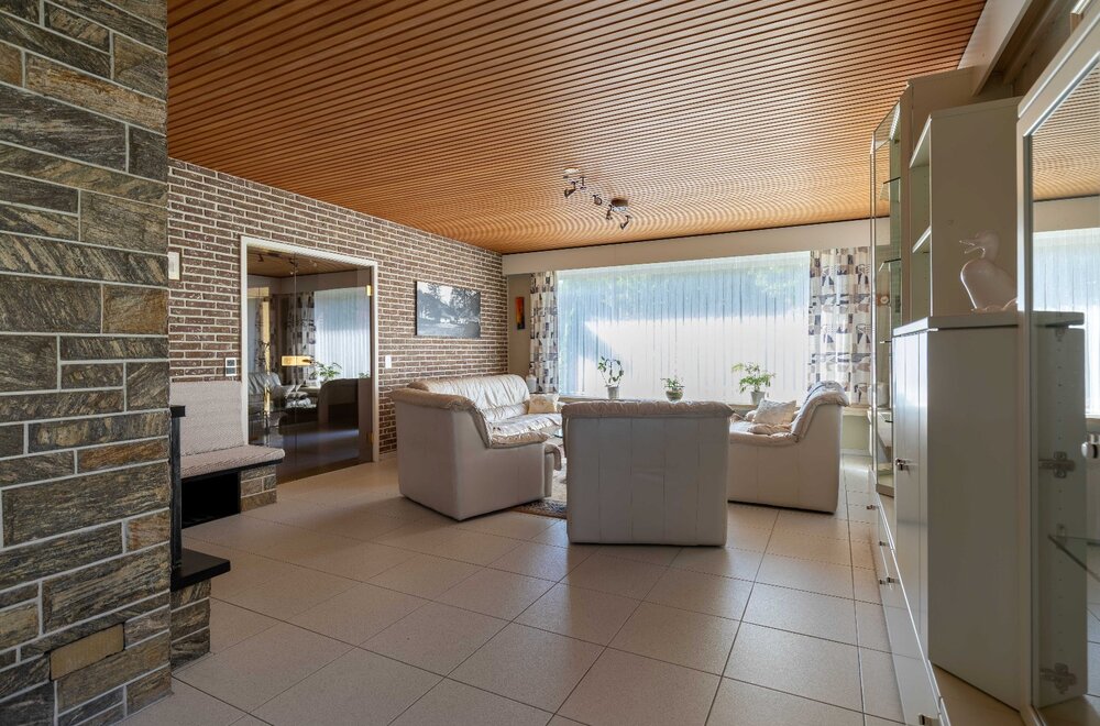 gezellige-woning-met-karakter-atelier-en-prachtige-tuin-2-percelen-in-residentieel-sint-andries-007.jpg