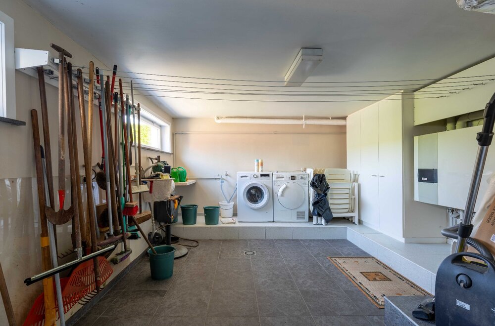 gezellige-woning-met-karakter-atelier-en-prachtige-tuin-2-percelen-in-residentieel-sint-andries-020.jpg