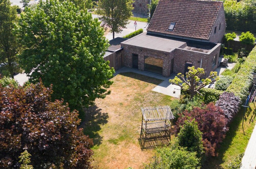 instapklare-villa-op-817-m-met-ruime-tuin-in-zeveneken-lochristi-001.jpg