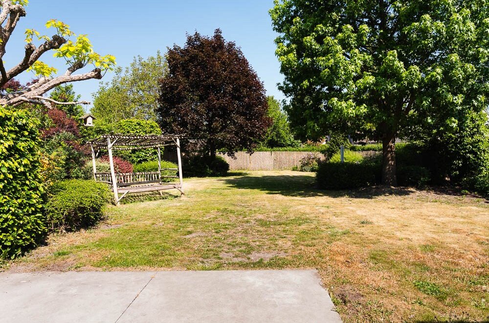 instapklare-villa-op-817-m-met-ruime-tuin-in-zeveneken-lochristi-009.jpg