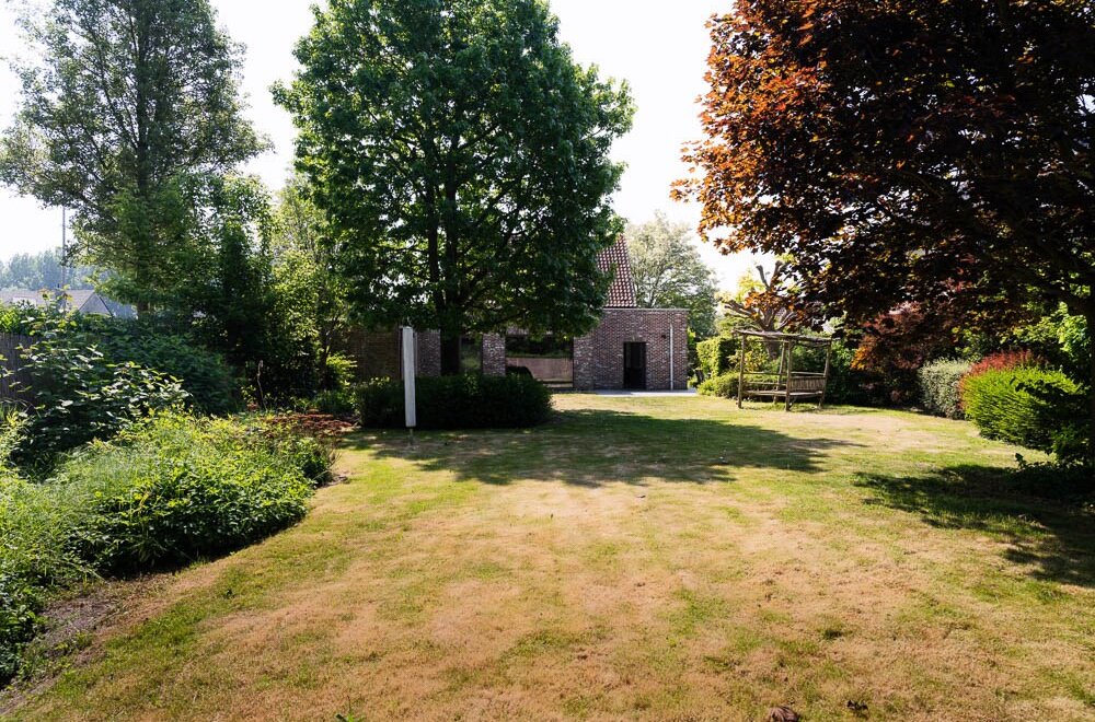 instapklare-villa-op-817-m-met-ruime-tuin-in-zeveneken-lochristi-015.jpg