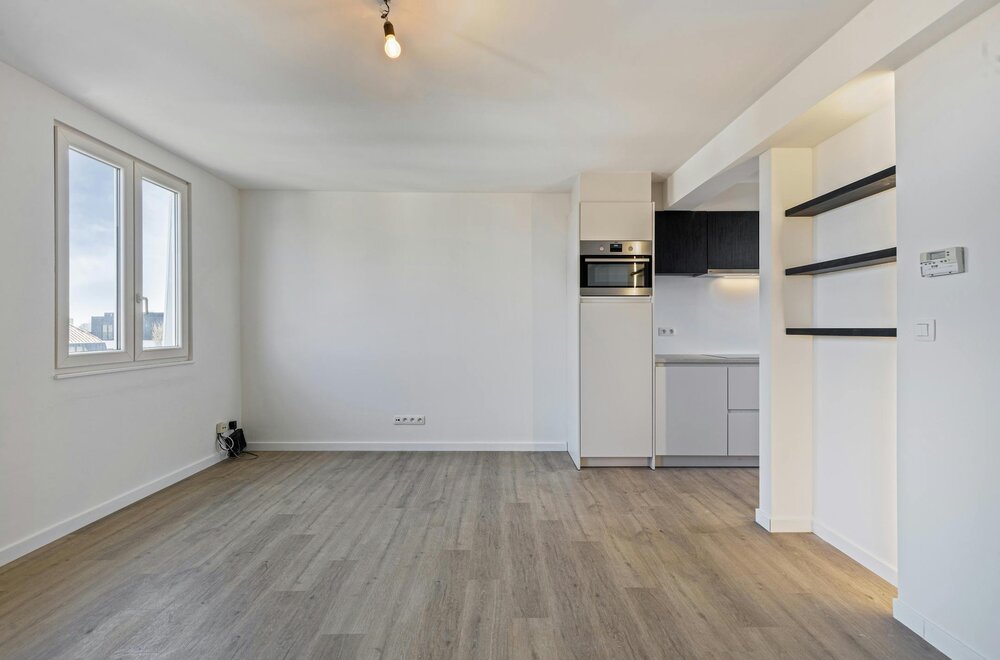 gerenoveerd-appartement-met-2-slaapkamers-in-koksijde-bad001.jpg