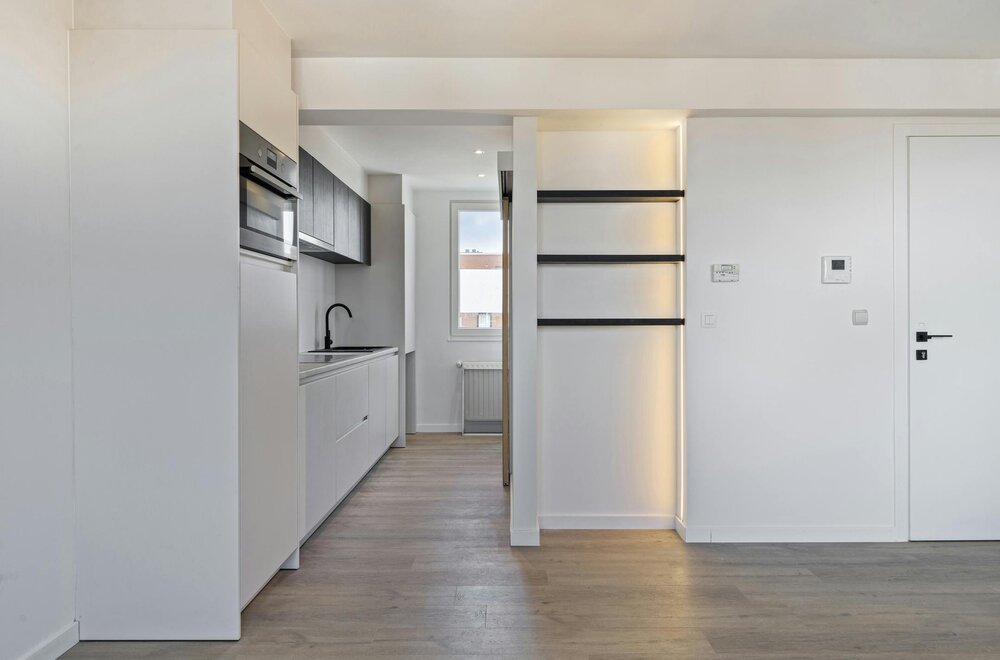 gerenoveerd-appartement-met-2-slaapkamers-in-koksijde-bad003.jpg