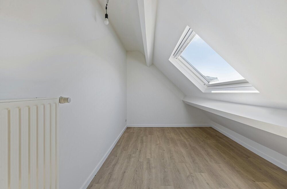 gerenoveerd-appartement-met-2-slaapkamers-in-koksijde-bad010.jpg