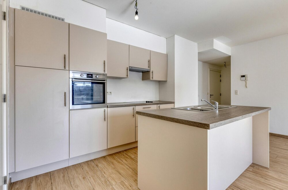 appartement-met-2-slaapkamers-terras-en-autostaanplaats-te-koop-in-hoboken006.jpg