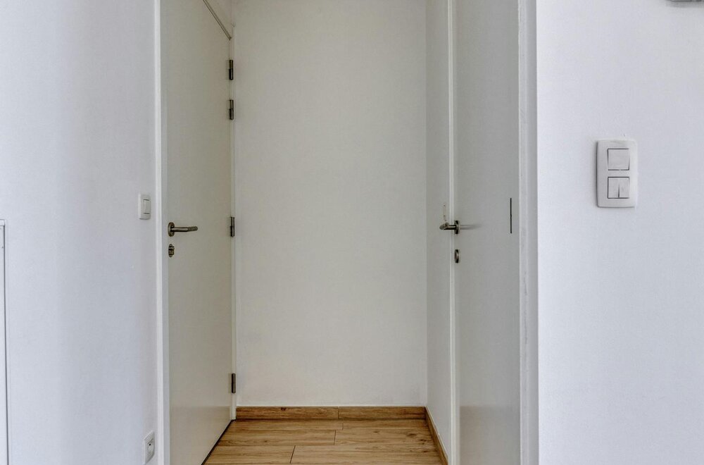 appartement-met-2-slaapkamers-terras-en-autostaanplaats-te-koop-in-hoboken007.jpg