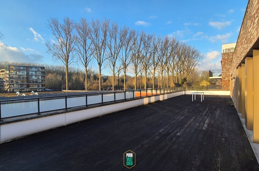 recent-kantoor-praktijk-met-veel-mogelijkheden-visibiliteit-en-riant-terras-op-1ste-verdieping-011.jpg