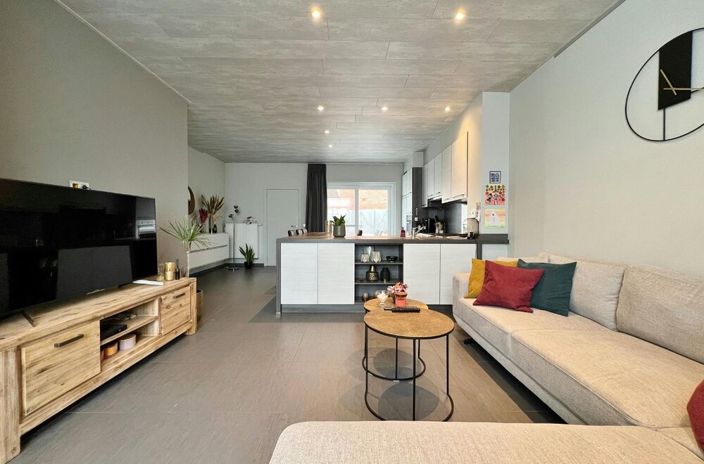 instapklaar-huis-te-koop-in-het-centrum-van-langemark-met-uitweg-002.jpg