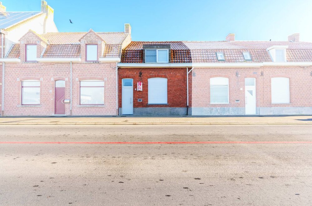instapklaar-huis-te-koop-in-het-centrum-van-langemark-met-uitweg-005.jpg