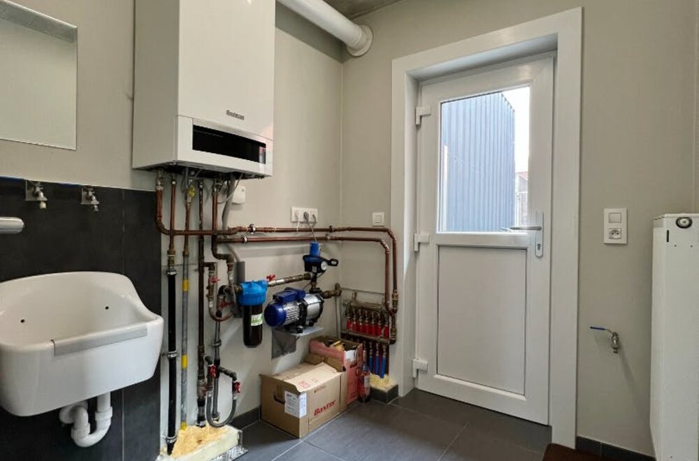 instapklaar-huis-te-koop-in-het-centrum-van-langemark-met-uitweg-007.jpg
