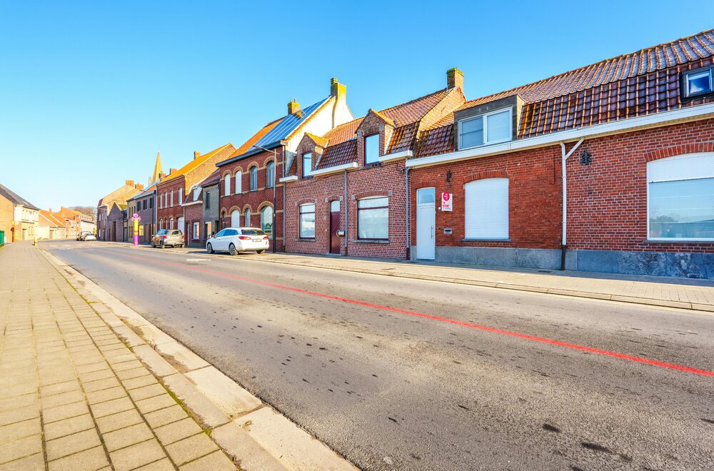 instapklaar-huis-te-koop-in-het-centrum-van-langemark-met-uitweg-017.jpg