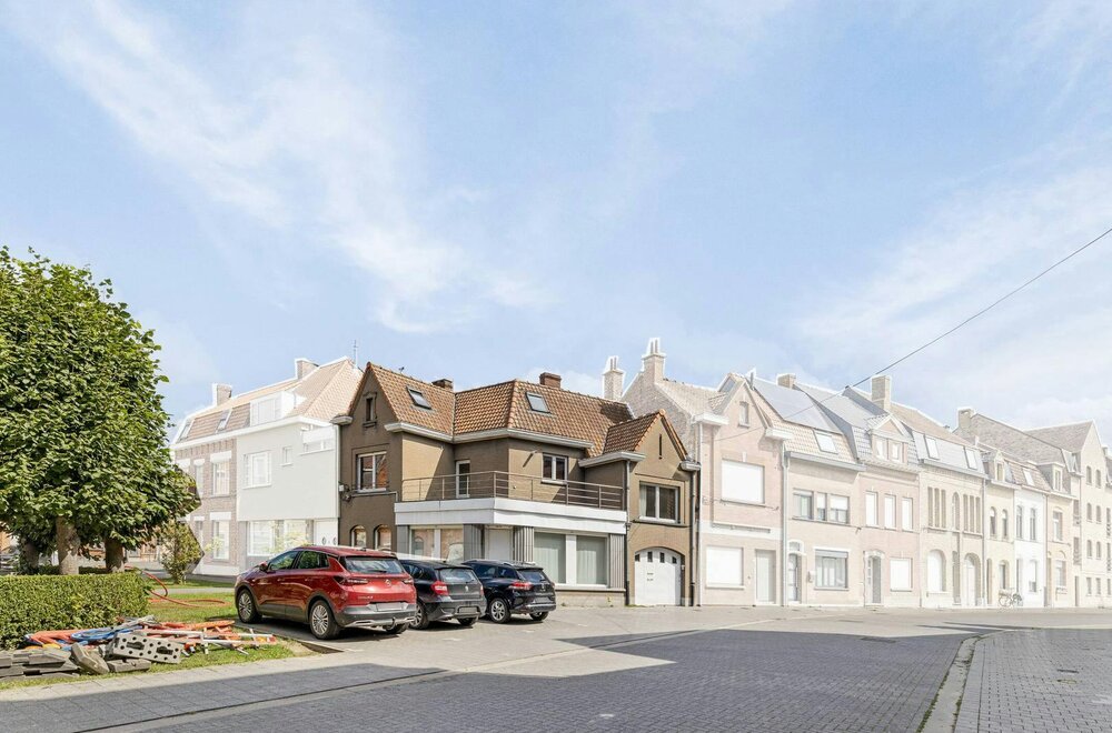 op-te-frissen-opbrengsteigendom-te-koop-in-centrum-ieper002.jpg