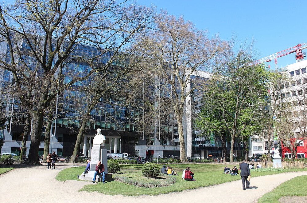 gemeubelde-studio-in-elsene-de-meeus-luxemburgplein013.jpg